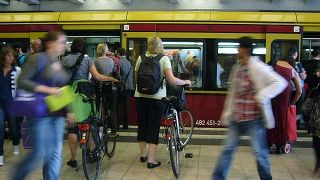 旅行者にもわかりやすくて便利ですが、遅延も多いです