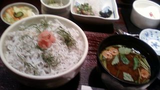 何でもおいしい店