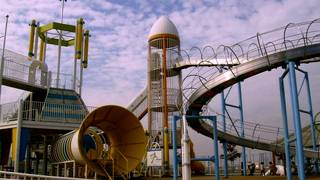 大変広い公園、ラクビー場、野球場、など色々あります