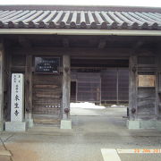 小松城唯一の城門です。