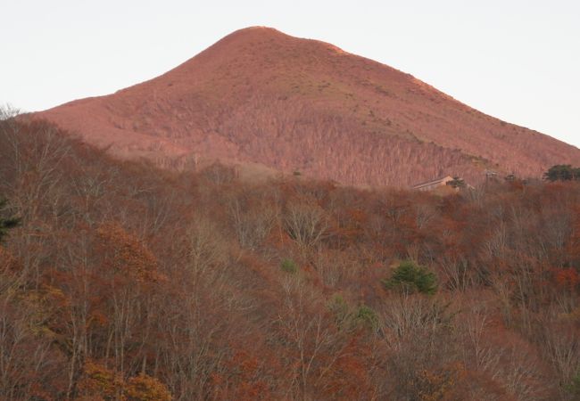 赤く輝く磐梯山