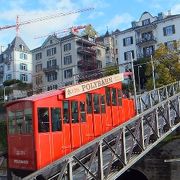 チューリッヒ中央駅から徒歩５分のところにあるケーブルカーで上ると、チューリッヒ市街が一望！