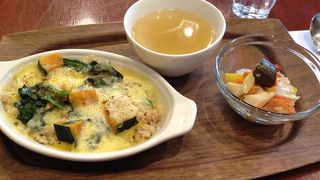 西新宿のヘルシーフードカフェ