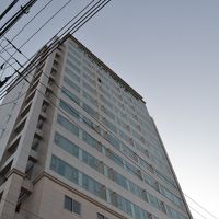 立派な外観です。力強い現代ブランドが表現されています。
