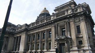 現在も裁判所として使用