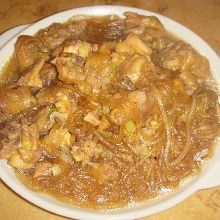 鶏肉と春雨の煮込み　家庭で作るような感じの超ローカルです