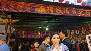 イベント時期で、身動き取れぬ大混雑！