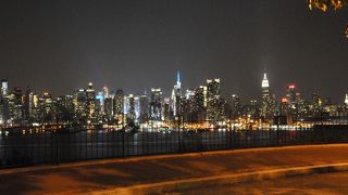 ニュージャージー州側から見るマンハッタンの夜景