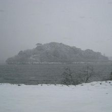 雪景色の離湖（はなれこ）
