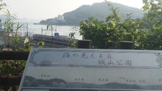 鳥羽湾がよく見えます。