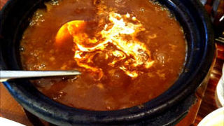 あっつあつ、ぐつぐつで出てくるカレー