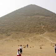 赤のピラミッド
