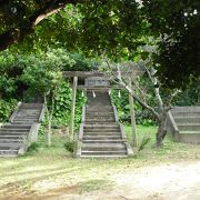 北大東島西港近くにある神社