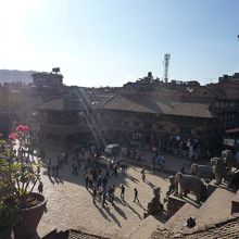 結構広い。ニャタポラ寺院が見所！