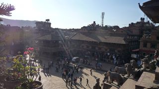 ニャタポラ寺院が見所！