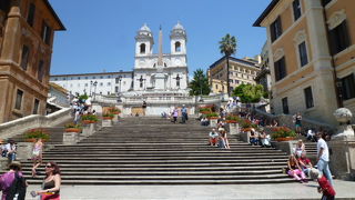 スペイン階段を登った上からの眺めが良いです