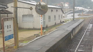 一応県境の駅となります