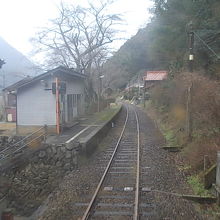 駅の遠景