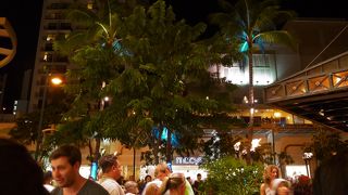 ホノルルのメインストリート