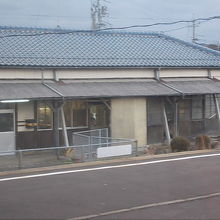 駅舎の外観