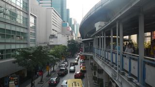 昼はオフィス街・夜は歓楽街