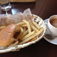 ずっしり重いハンバーガー