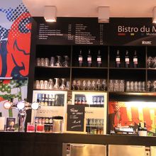 併設カフェBISTRO　CURTIUS　BIENVENUE