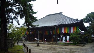 知名度は「東」、情緒は「西」