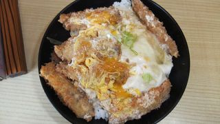 名物のシャコ丼