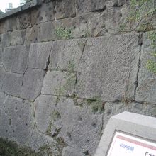 穴があちこちに・・・・