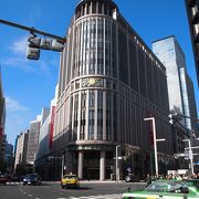 日本橋を代表する歴史ある建物の百貨店