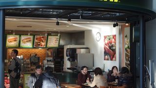 第１ターミナル南ウイングのサブウェイ