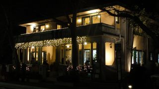 山手本通りに面した外国人向けアパートメント