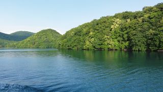 晴天！青い湖と周囲の自然を堪能できたクルーズ