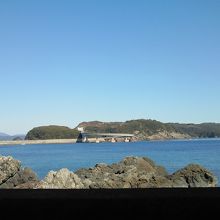 串本本土側からはループ橋を見ることができます。