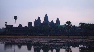アンコールワット遺跡群をまわるなら日本語ガイドの Van Takさんは最高でした