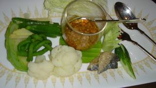 高級タイ料理とタイ民族舞踊