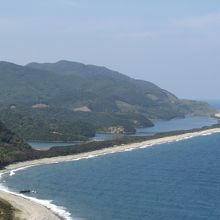 右側の長い池が海鼠池、その隣が貝池