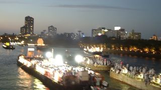大阪の夏は天神祭　日本三大祭の一で、大阪三大夏祭です。