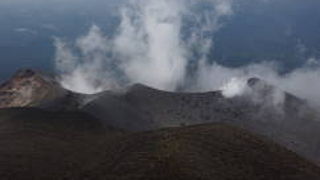 噴煙をみることができる