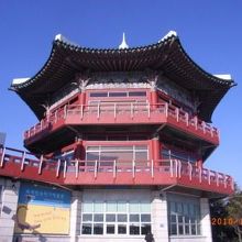 龍頭山公園にあります。