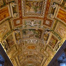 長く、長く続いている地図のギャラリー