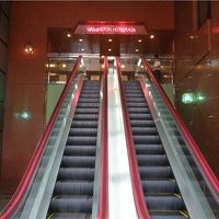 地上からエレベーターに乗ってフロントへ行きます。