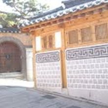 急な坂が多いので歩きやすい靴で！