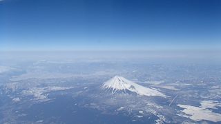 飛行機から見る富士山です。天候が優れた時には、最高です。