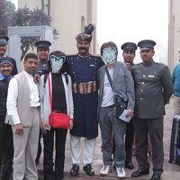 みなさんで　送り出してくれます