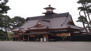 建築当時を忠実に再現、復元された函館奉行所