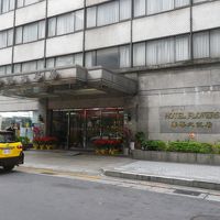 ホテル玄関附近