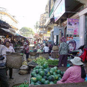 メコン沿い、ラオス国境近くの町、クラチエの市場