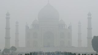 霧のタージマハル